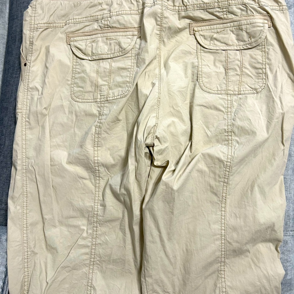 Khakis & Company capri pants. - Picture 2 of 3